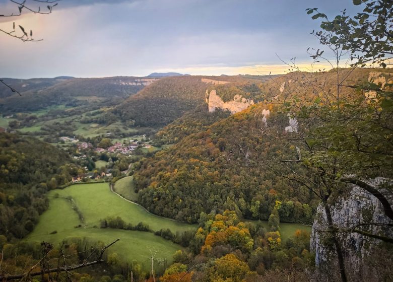 Reculée des Planches et cascade des Tufs