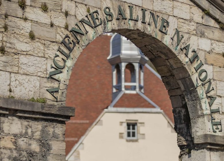 Visite du chantier de reconstruction d’une charpente du XVe siècle